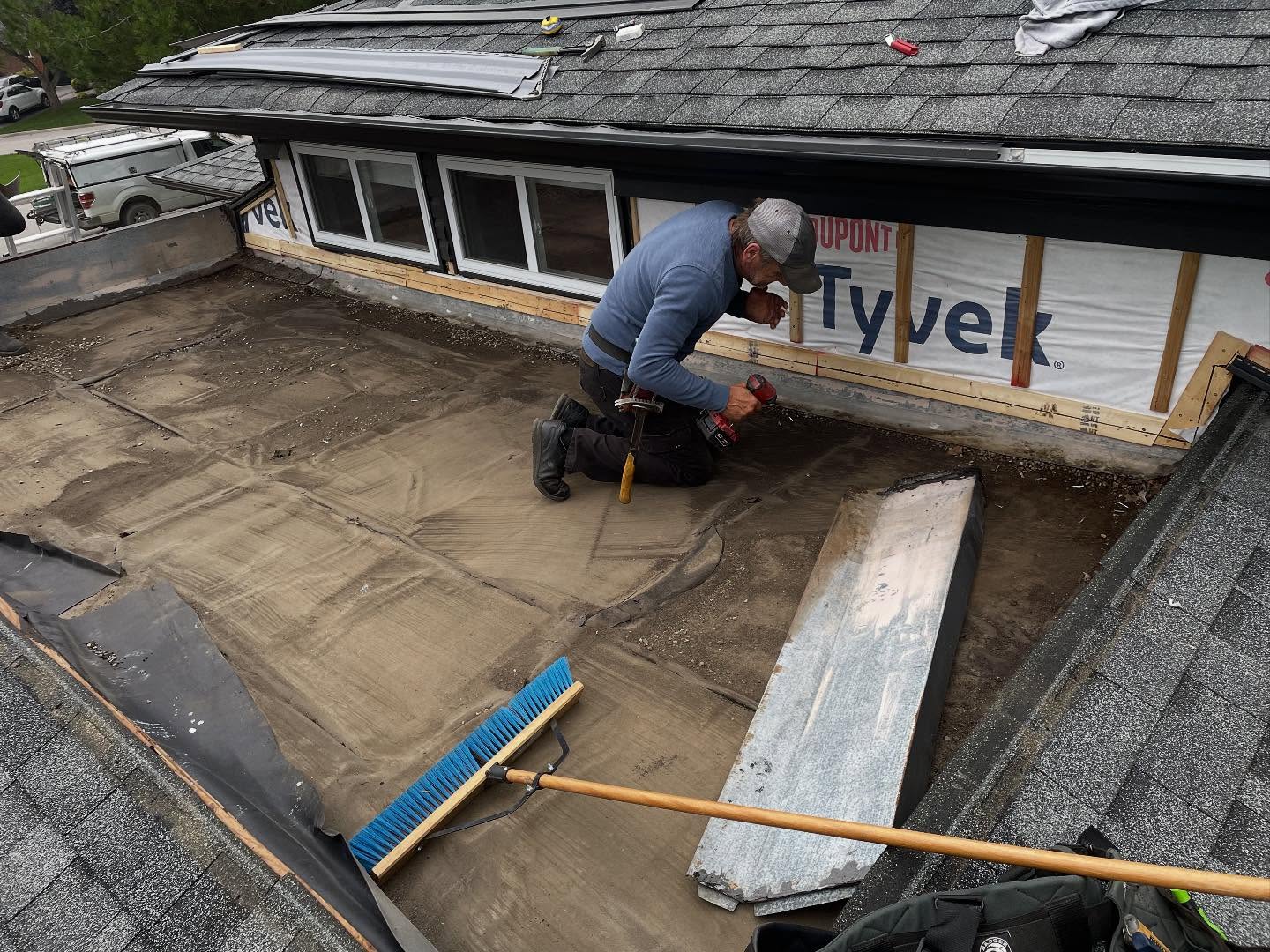 Flat roofing installation
